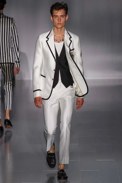 Look 35